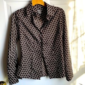 Ann Taylor fitted blouse EUC size 0 brown & white
